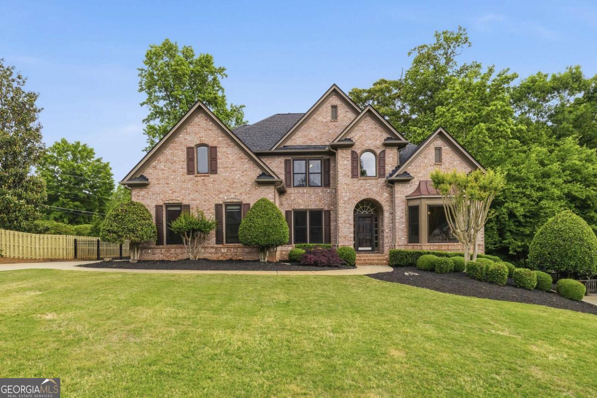 215 Lynwood CT