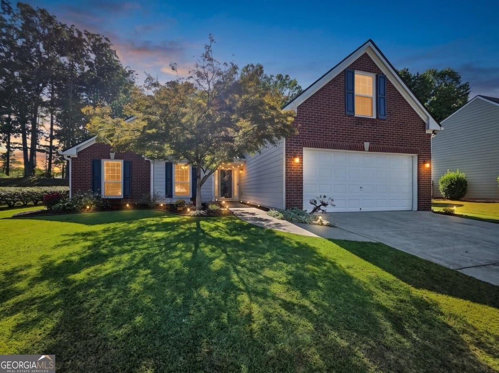 Photo of 2705 Abbotts Glen Place NW, Acworth, GA 30101 (MLS # 10857344)