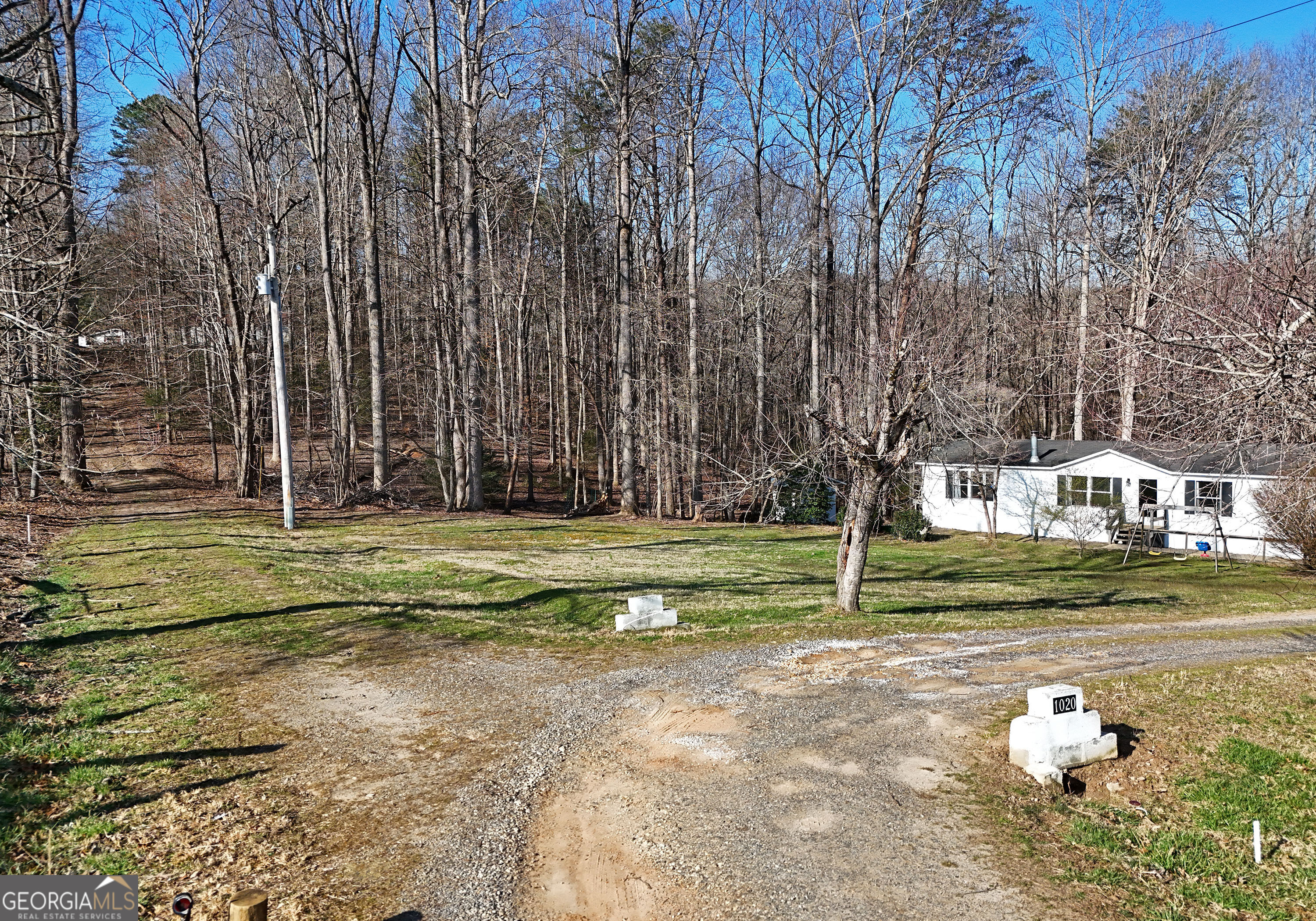 1020 Soshayma LN