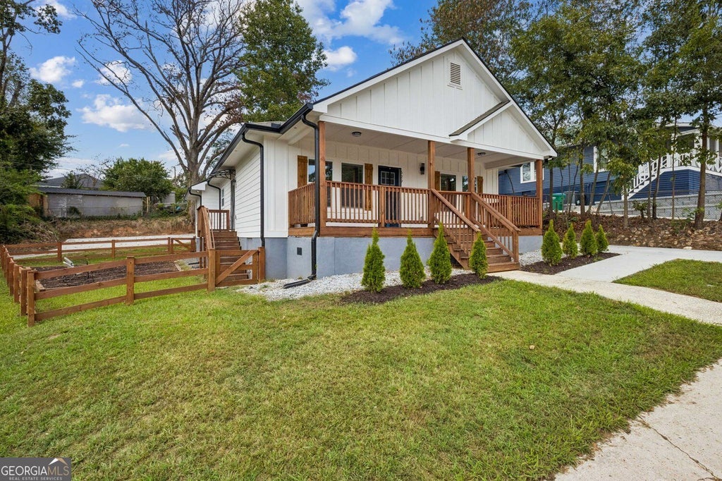 Photo of 629 Elmwood Street, Canton, GA 30114 (MLS # 10851511)