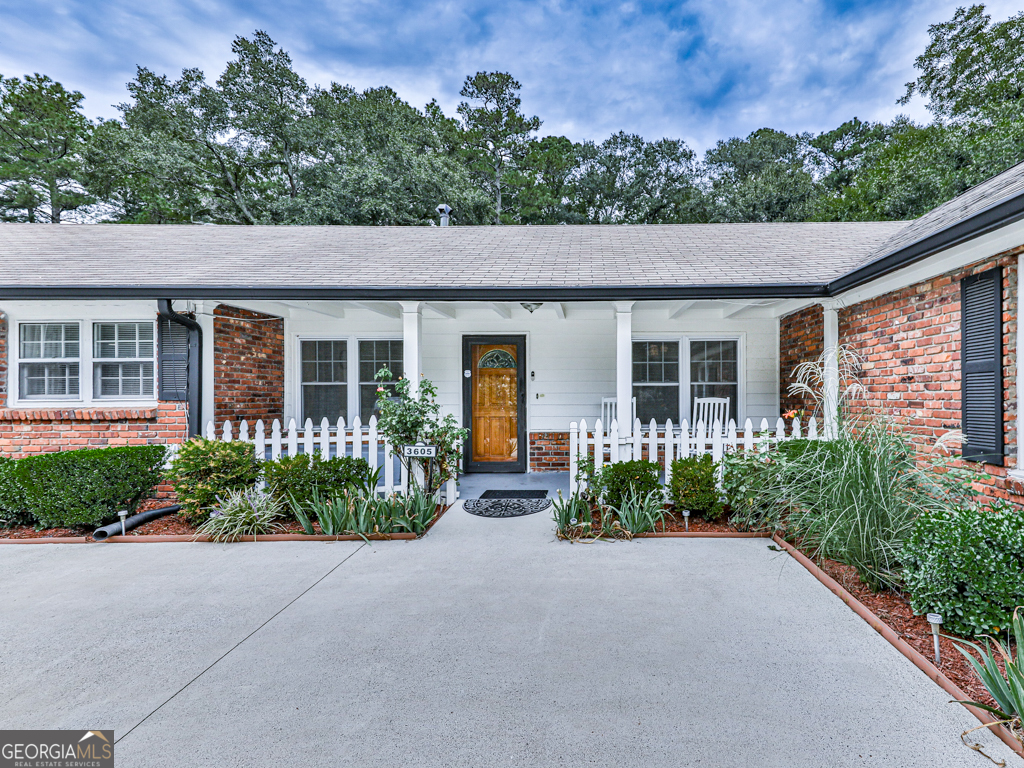3605 Shallowford RD