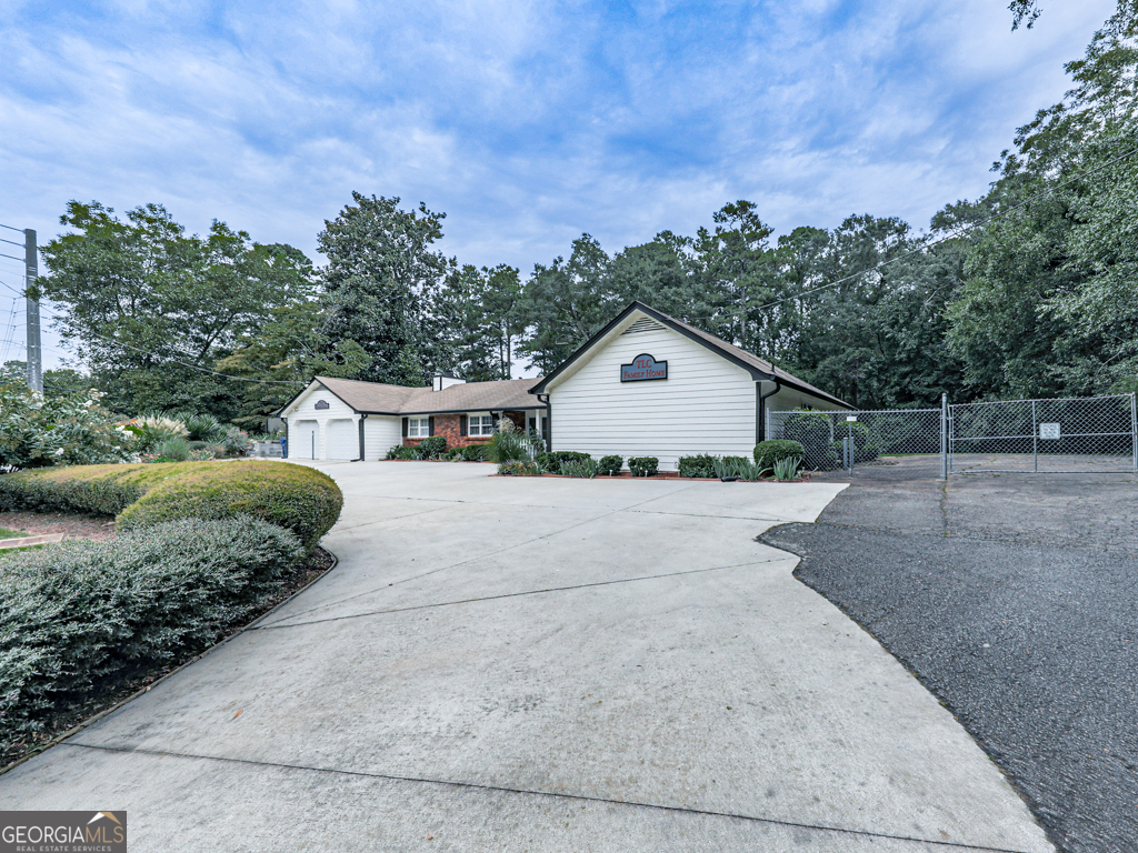 3605 Shallowford RD