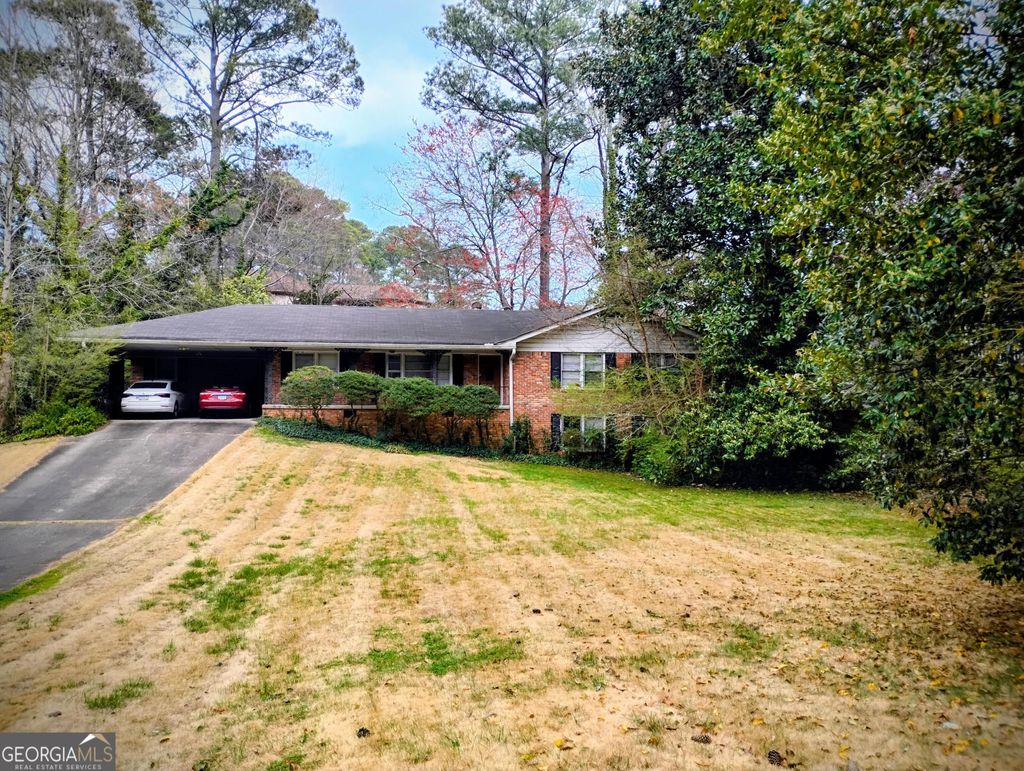 Photo of 1663 Colebrook Circle, Decatur, GA 30033 (MLS # 10705814)