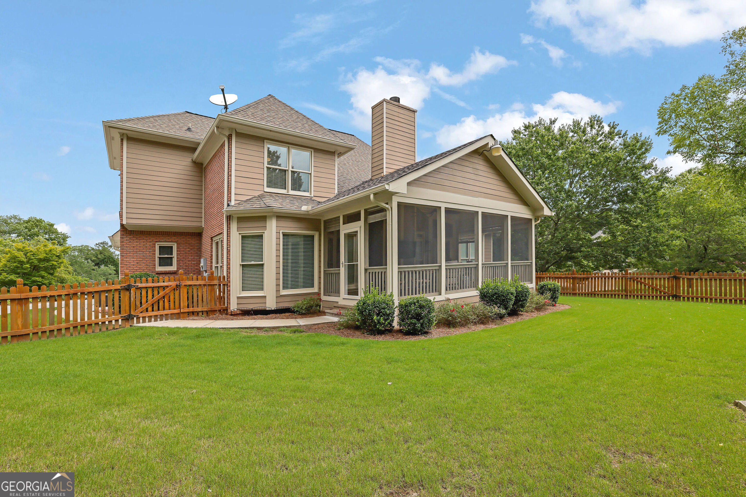 LAKEVIEW WALK - Residential