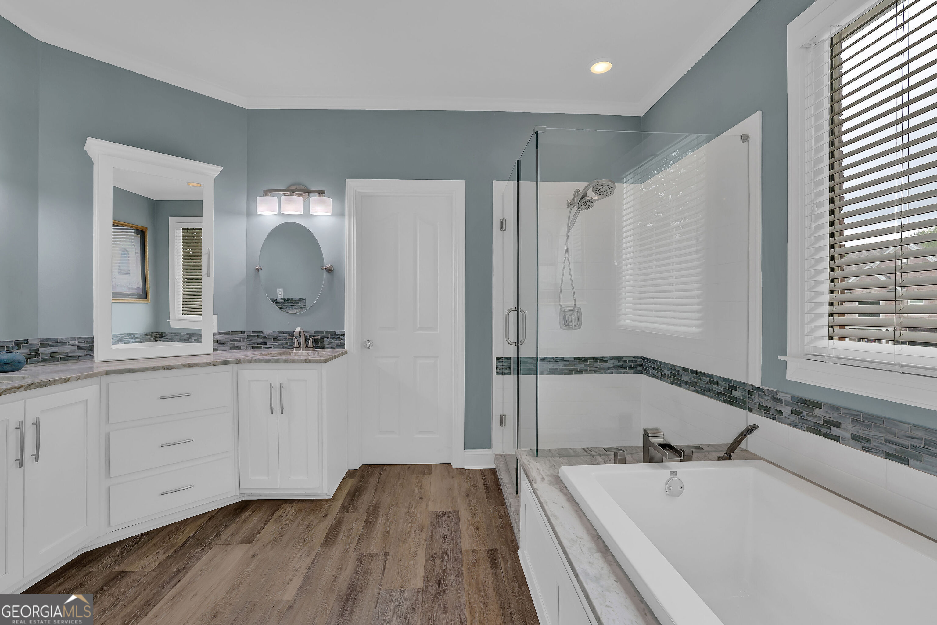 LAKEVIEW WALK - Residential