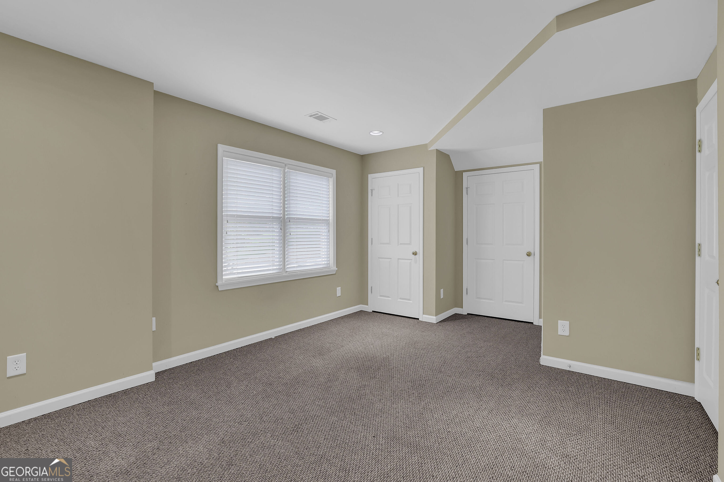 LAKEVIEW WALK - Residential