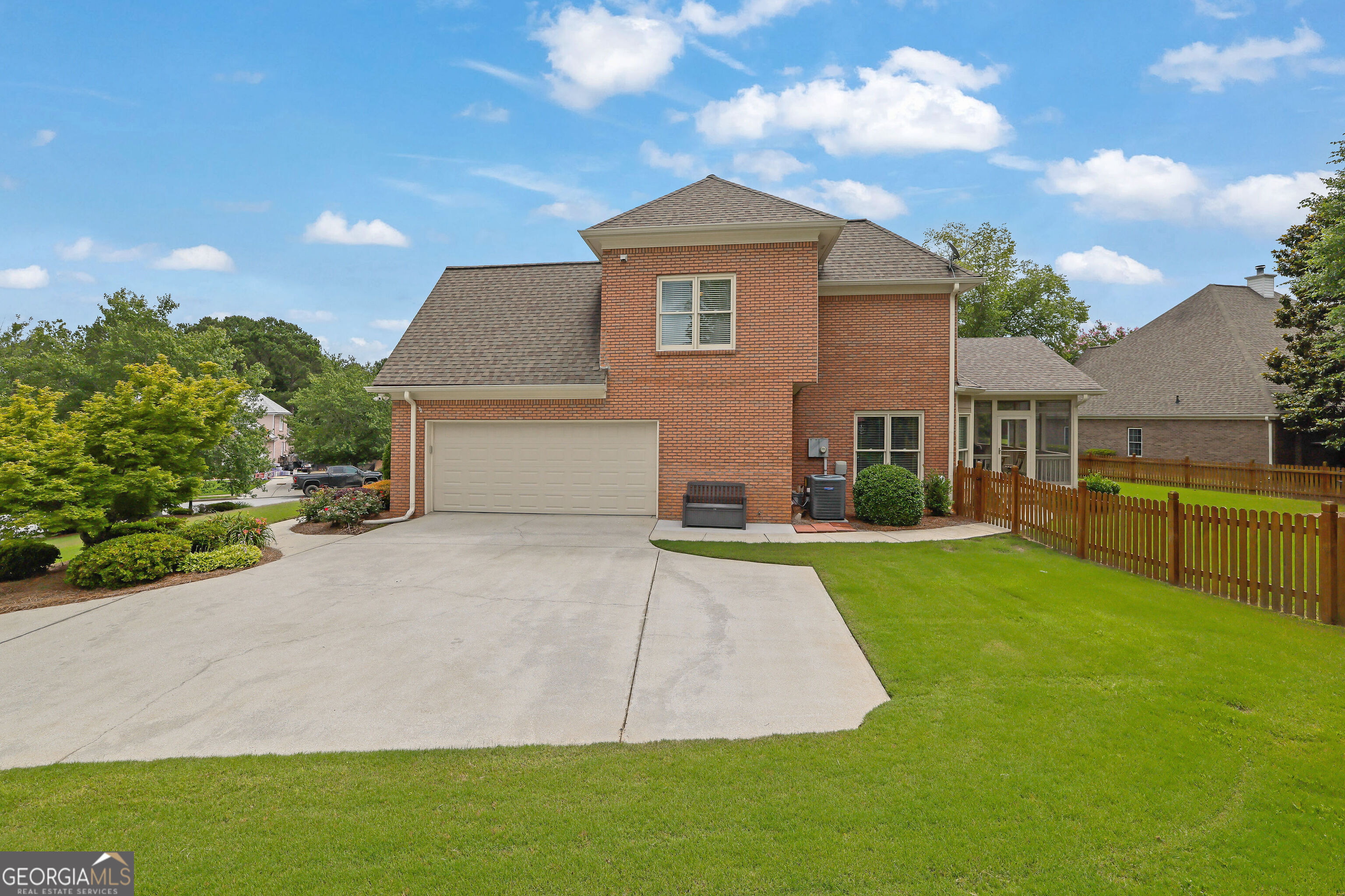LAKEVIEW WALK - Residential