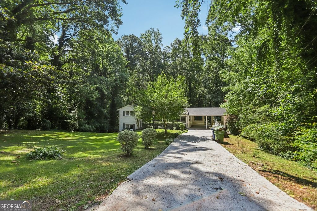 Photo of 2436 Ovidia Circle SW, Atlanta, GA 30311 (MLS # 10691761)