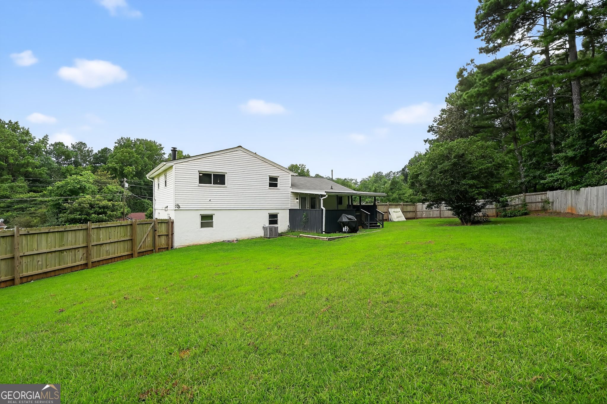 624 Village Lane DR SW