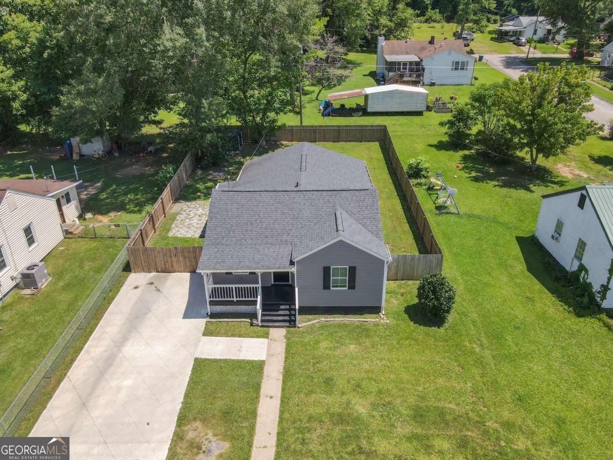 203 White AVE