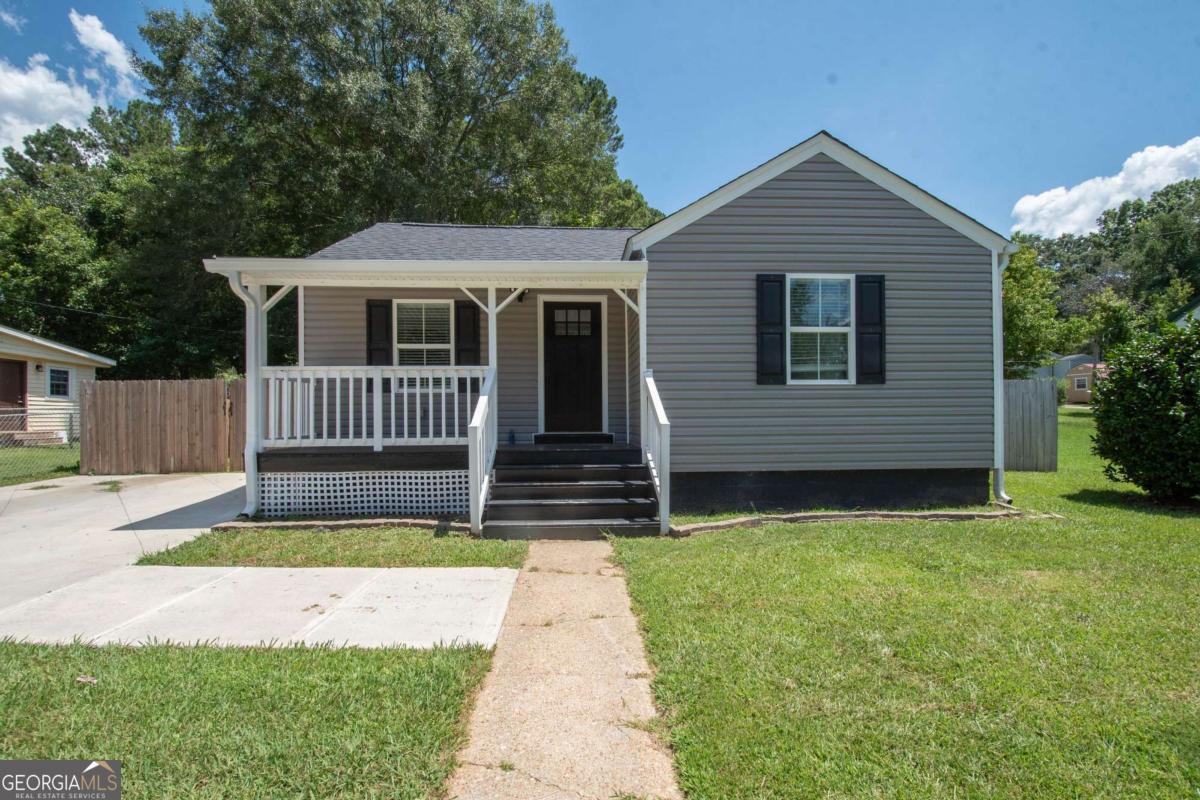 203 White AVE