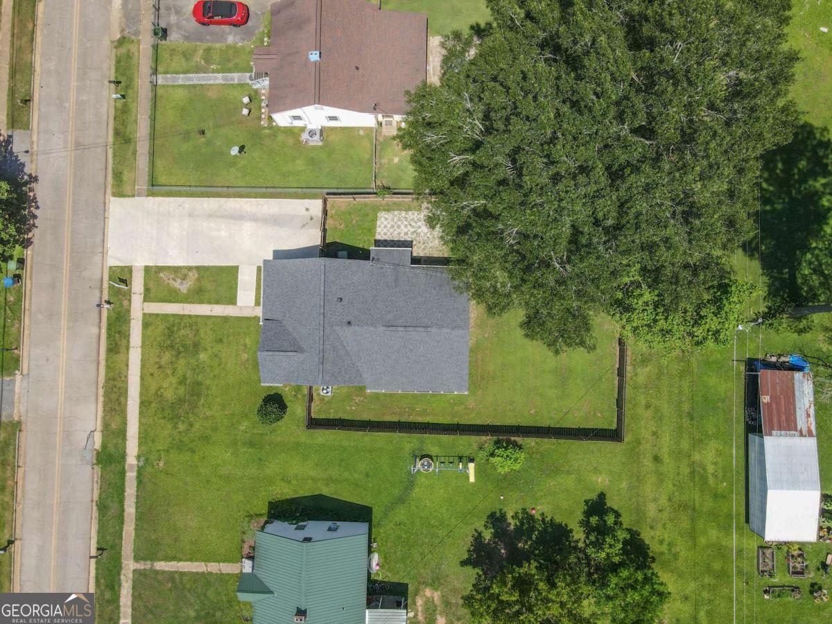 203 White AVE