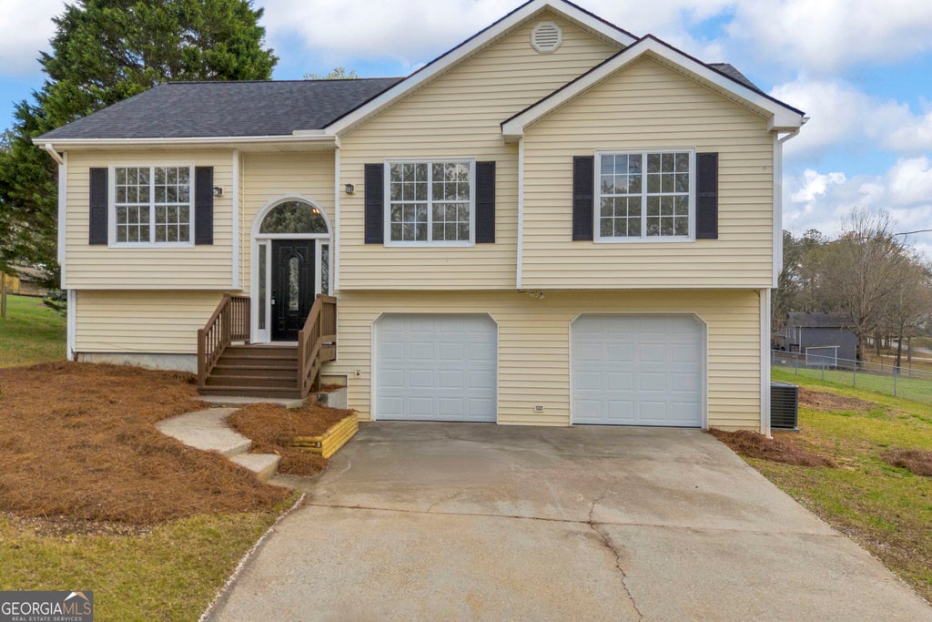 Photo of 301 Jonaquil Avenue, Auburn, GA 30011 (MLS # 10826782)