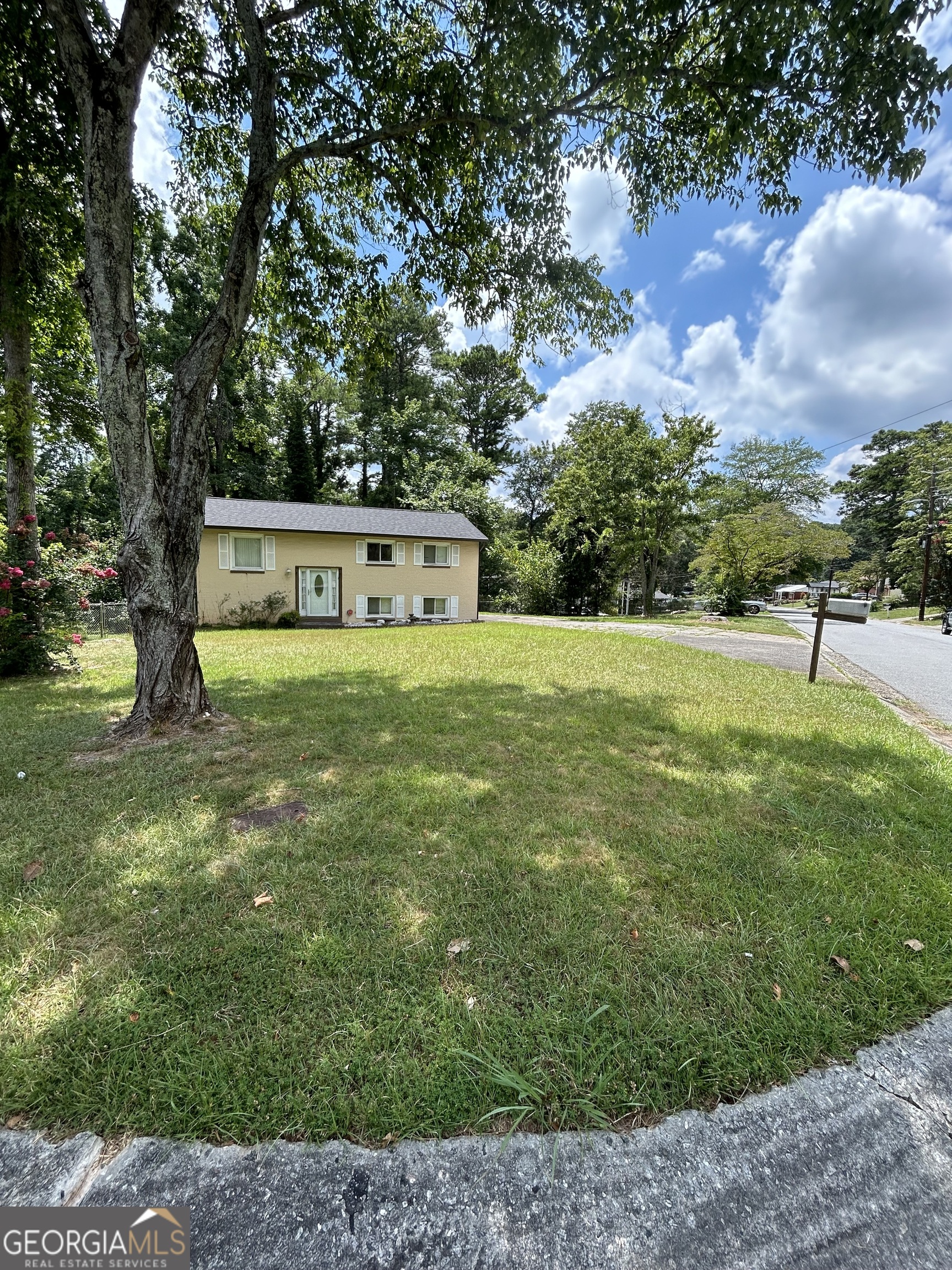 1332 Pineglen DR