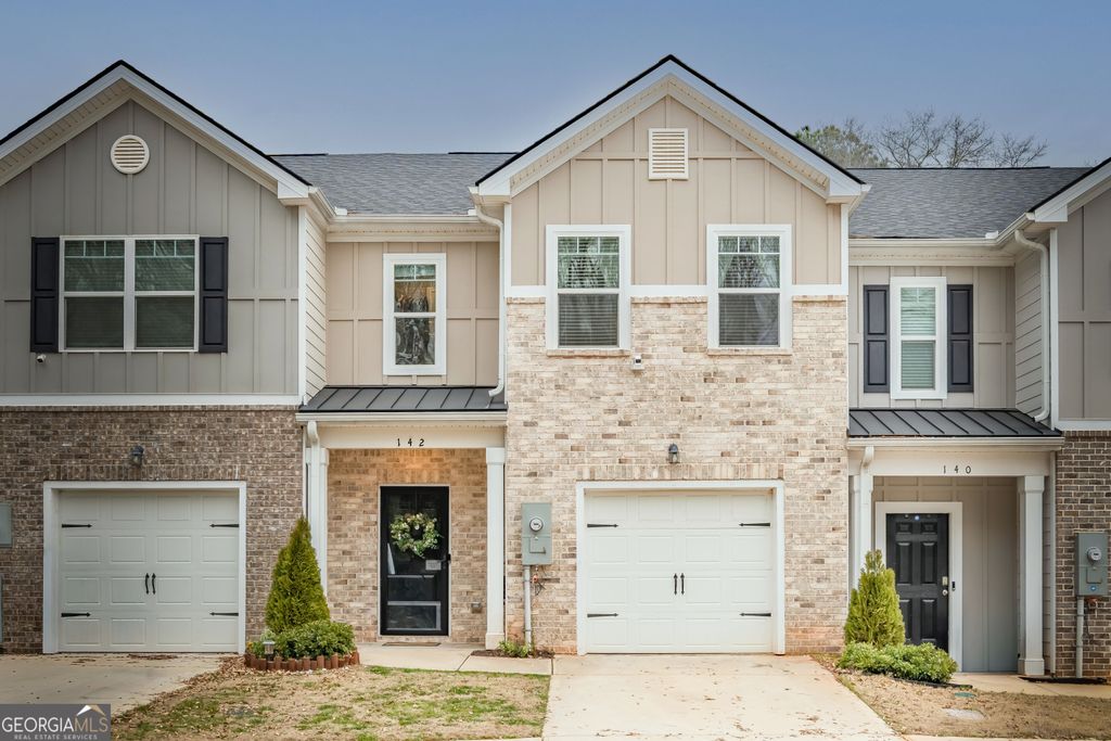 Photo of 142 Hampton Circle, McDonough, GA 30253 (MLS # 10766291)