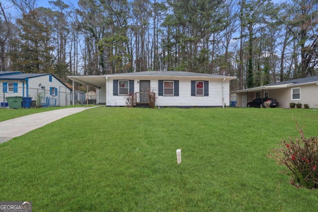 Photo of 3675 Bunker Hill Drive SW, Atlanta, GA 30331 (MLS # 10705804)