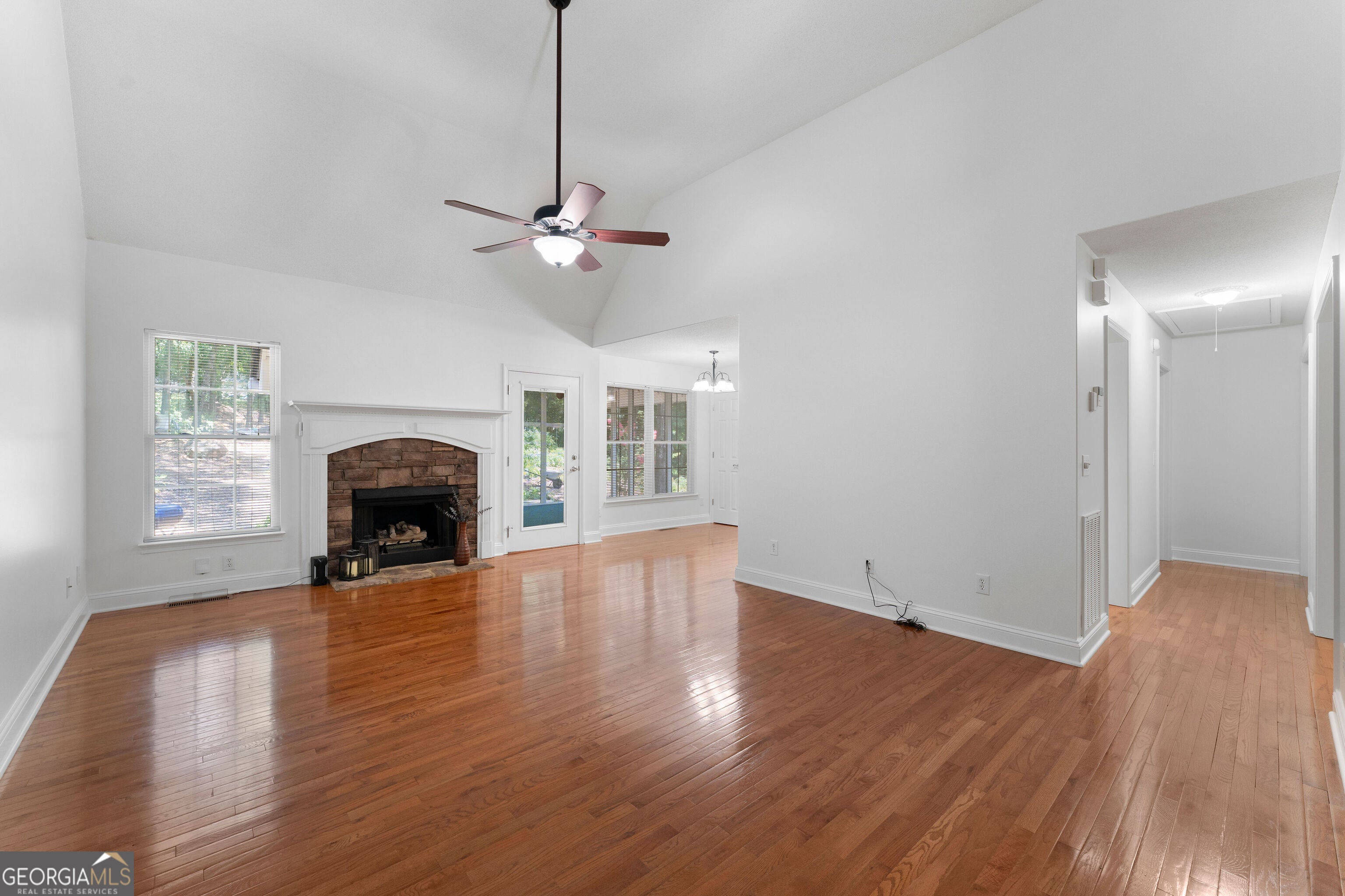 24 Woodhaven CT SW