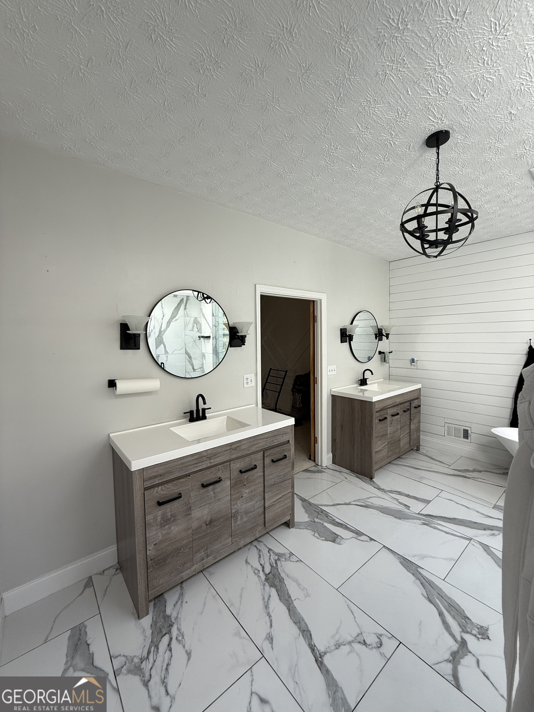Beverly Manor - Residential
