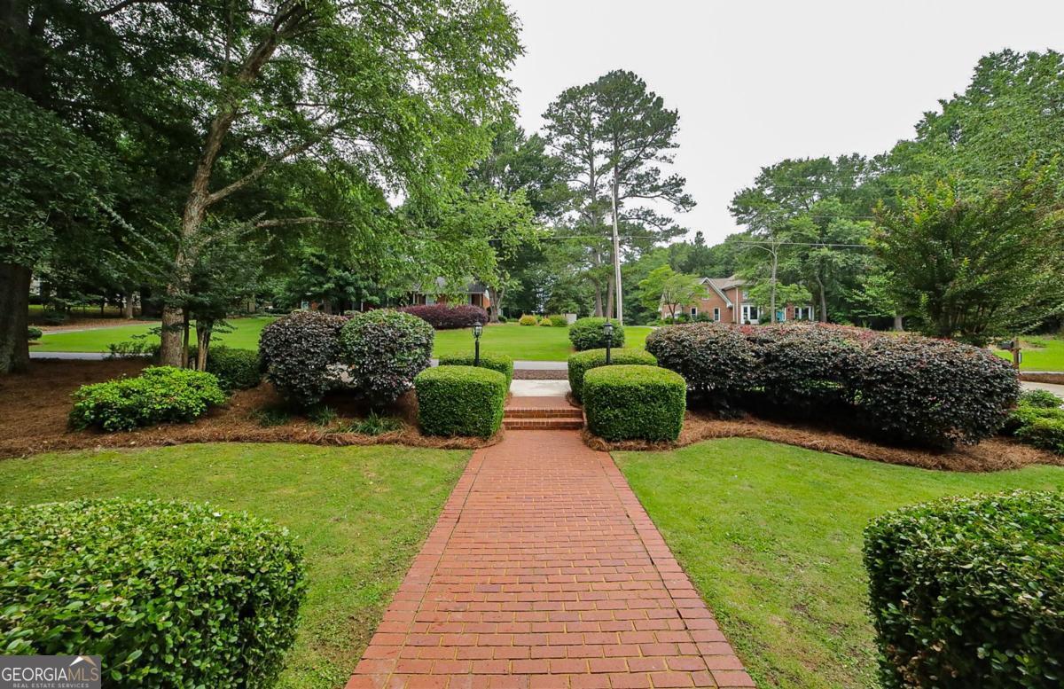 1111 Creekshore DR