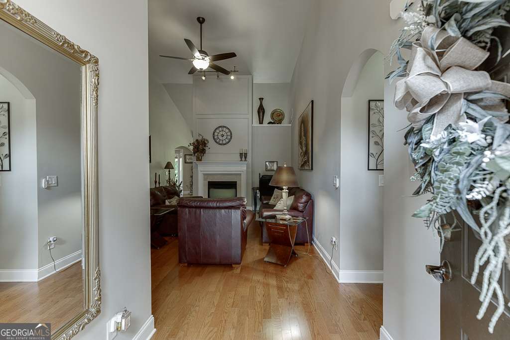 3374 Earhart WAY