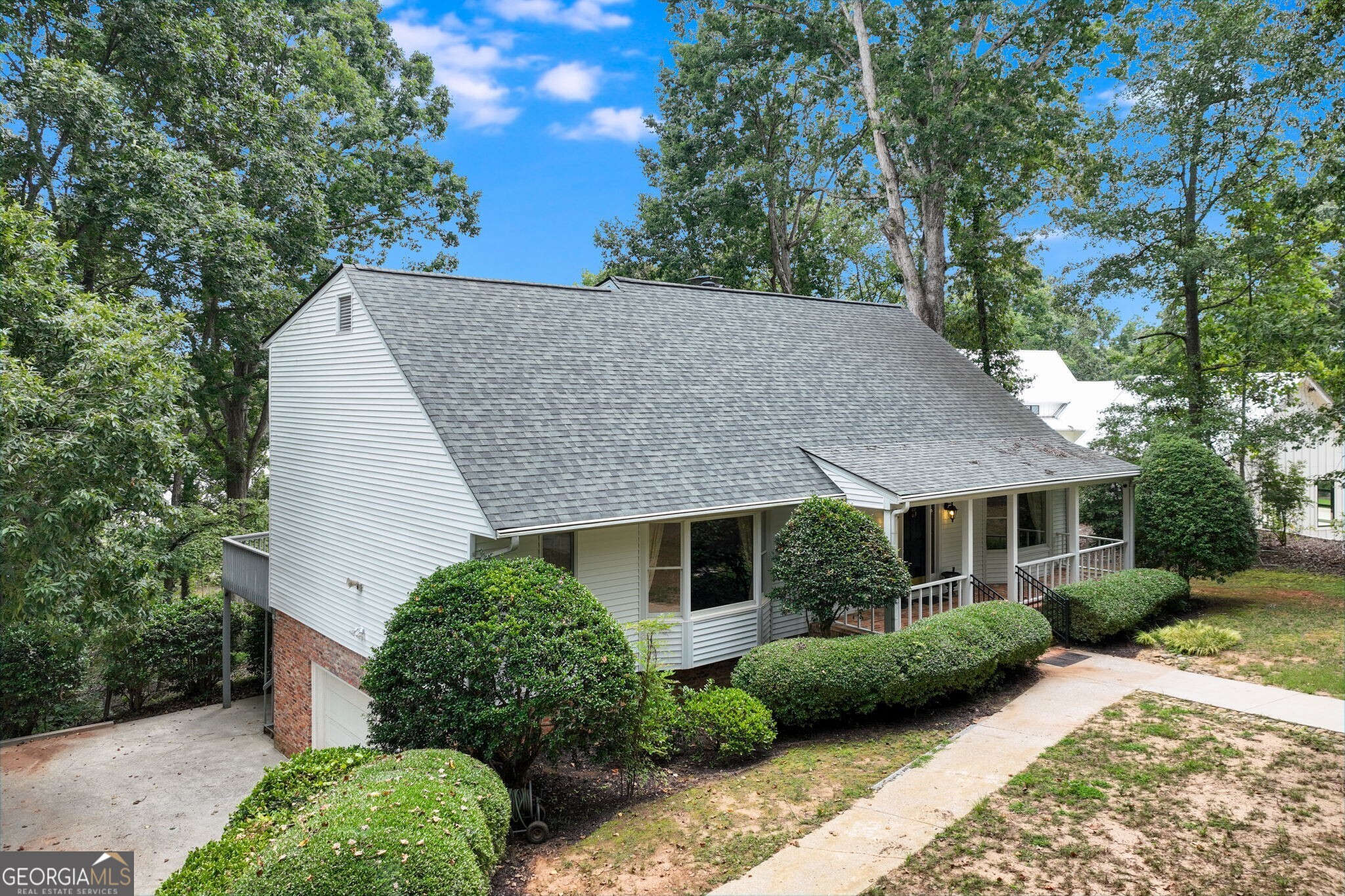 2585 Bridgewater CIR