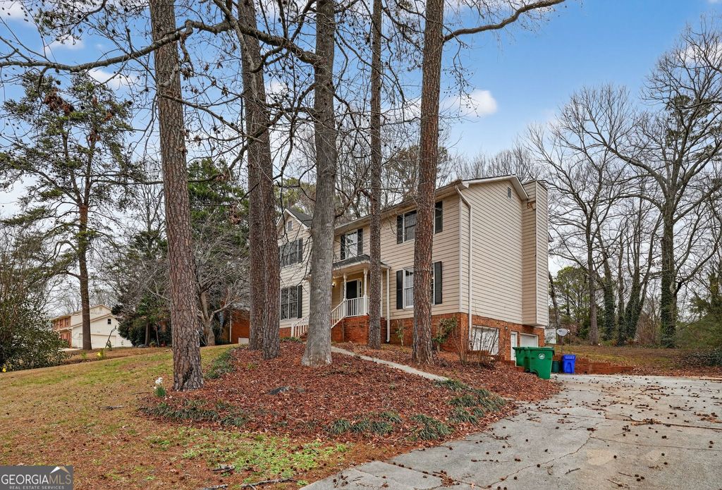 Photo of 703 Kingsgate Ridge, Stone Mountain, GA 30088 (MLS # 10680751)