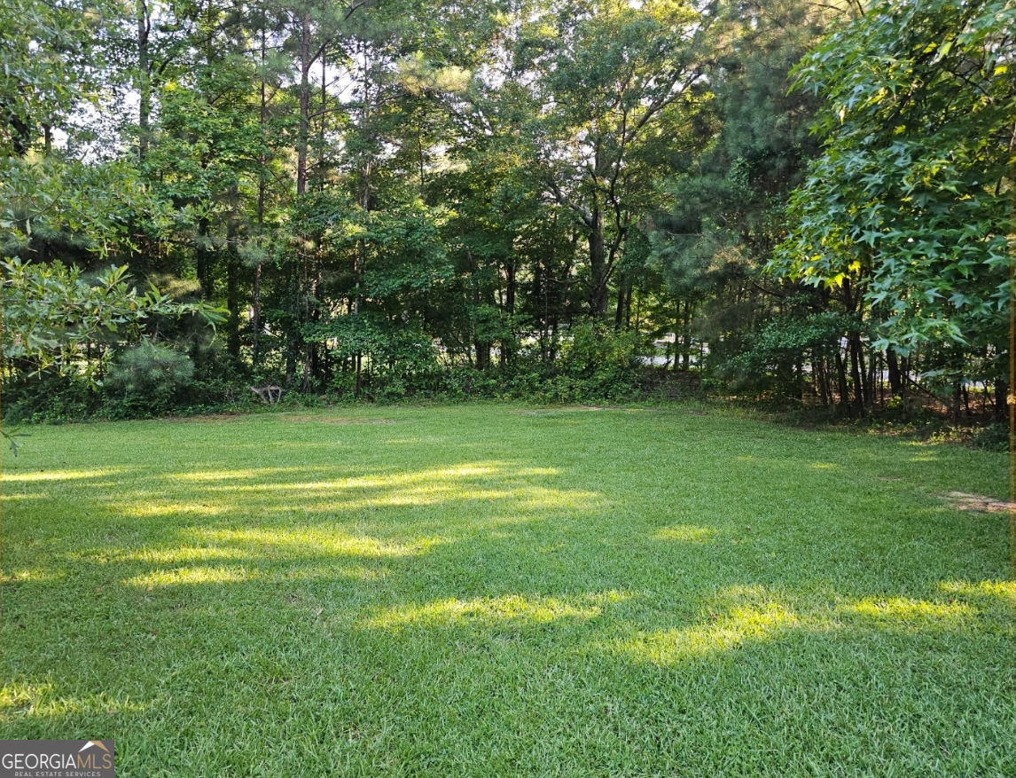 633 Senoia RD B