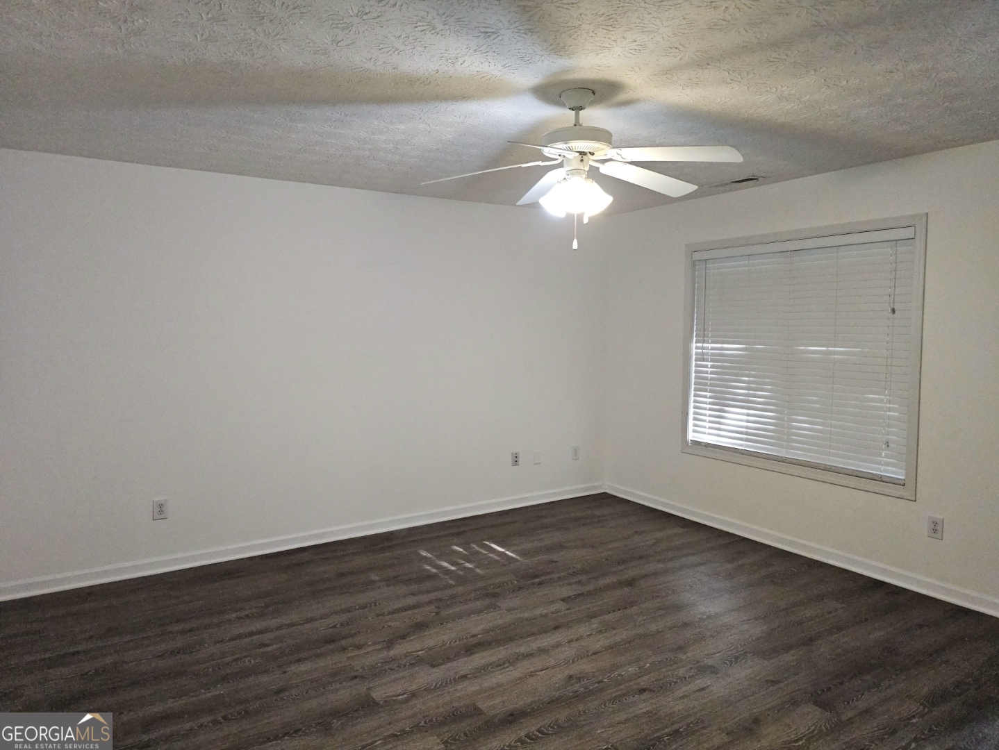 633 Senoia RD B
