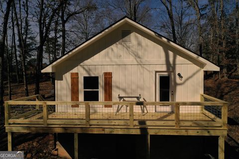 A home in Mount Airy