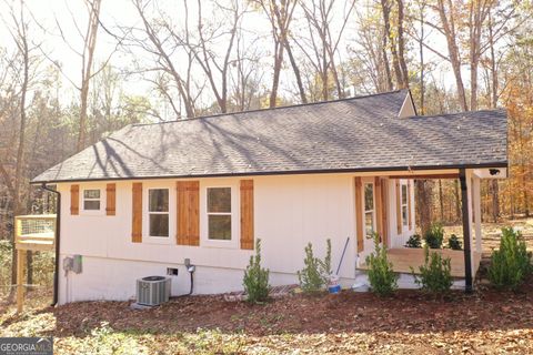 A home in Mount Airy