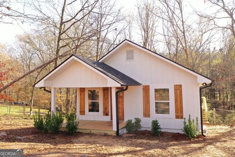 A home in Mount Airy