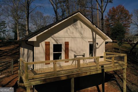 A home in Mount Airy