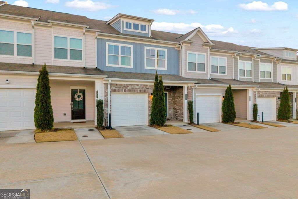 Photo of 1959 Hidden Heights NW, Atlanta, GA 30318 (MLS # 10680558)