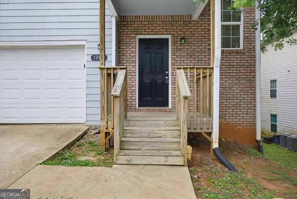 Photo of 1308 To Lani Farm Road, Stone Mountain, GA 30083 (MLS # 10786112)