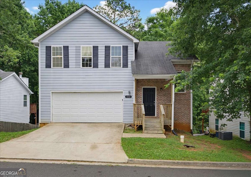 Photo of 1308 To Lani Farm Road, Stone Mountain, GA 30083 (MLS # 10786112)