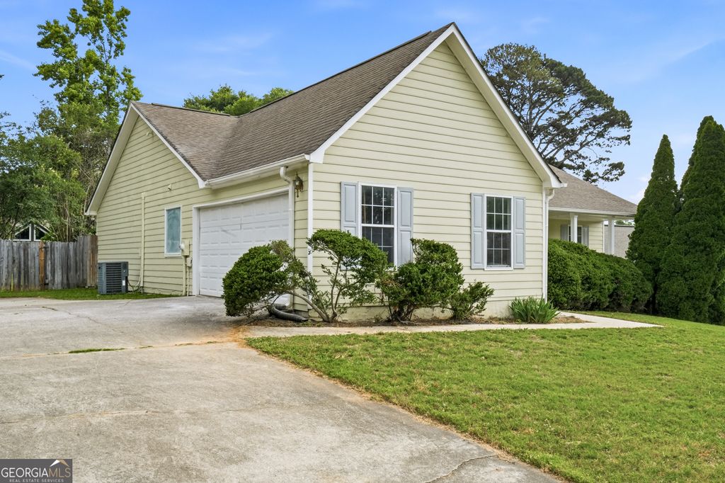 Photo of 115 Knight Way, Fayetteville, GA 30214 (MLS # 10767848)