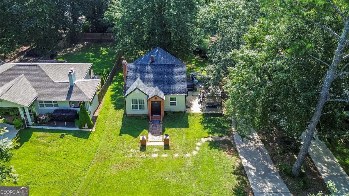 183 Parkway DR