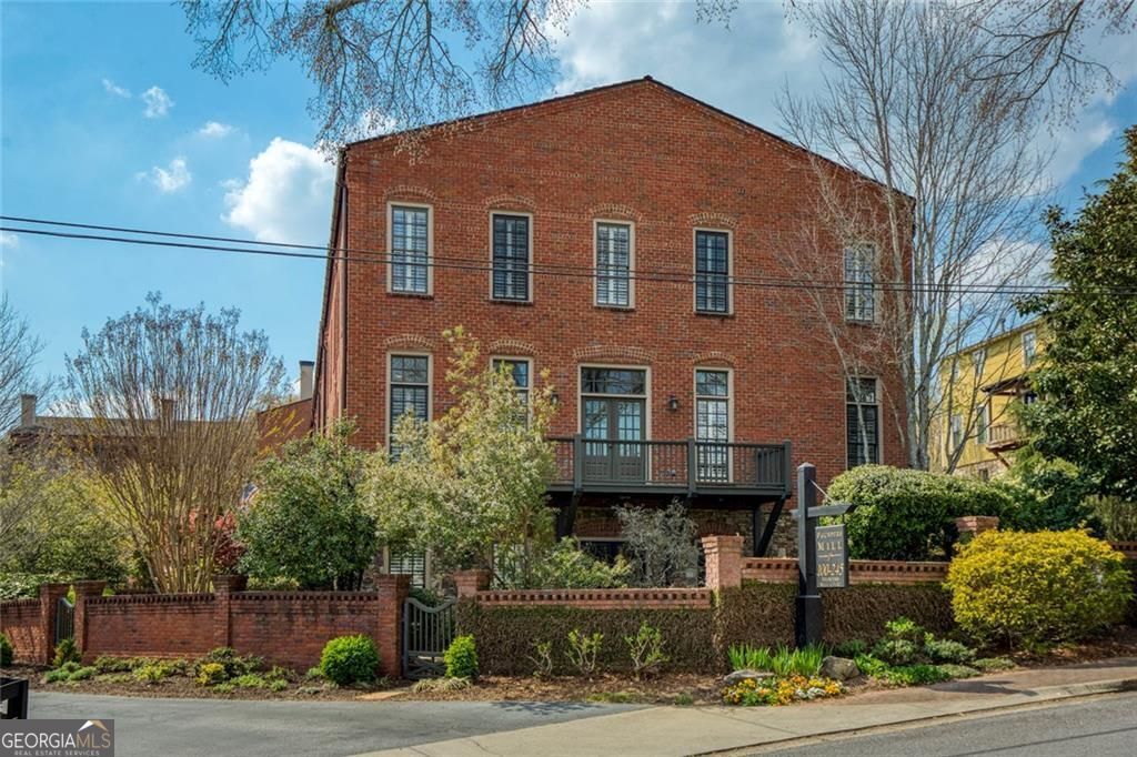 Photo of 100 Founders Mill Court, Roswell, GA 30075 (MLS # 10722411)