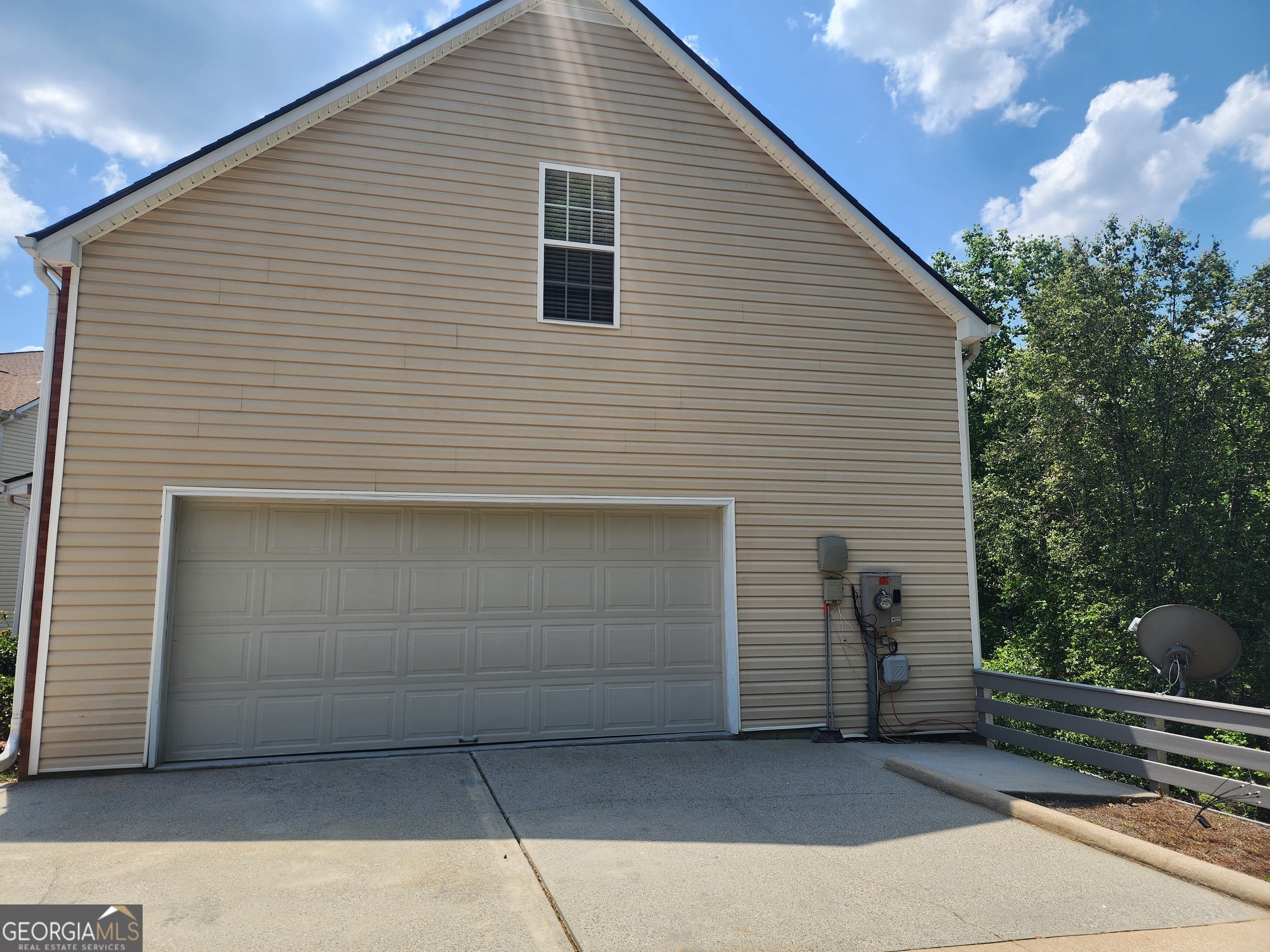 2436 Green Hollow CT