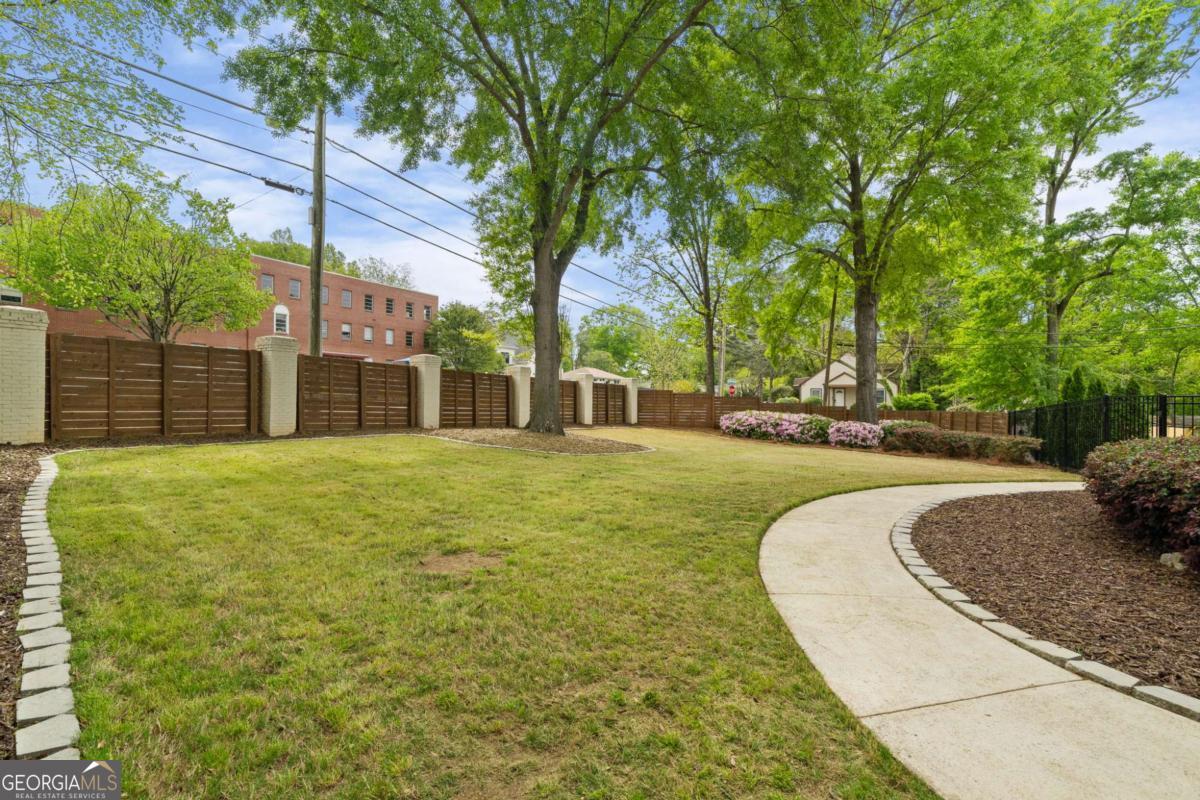 1210 Pine Grove AVE NE