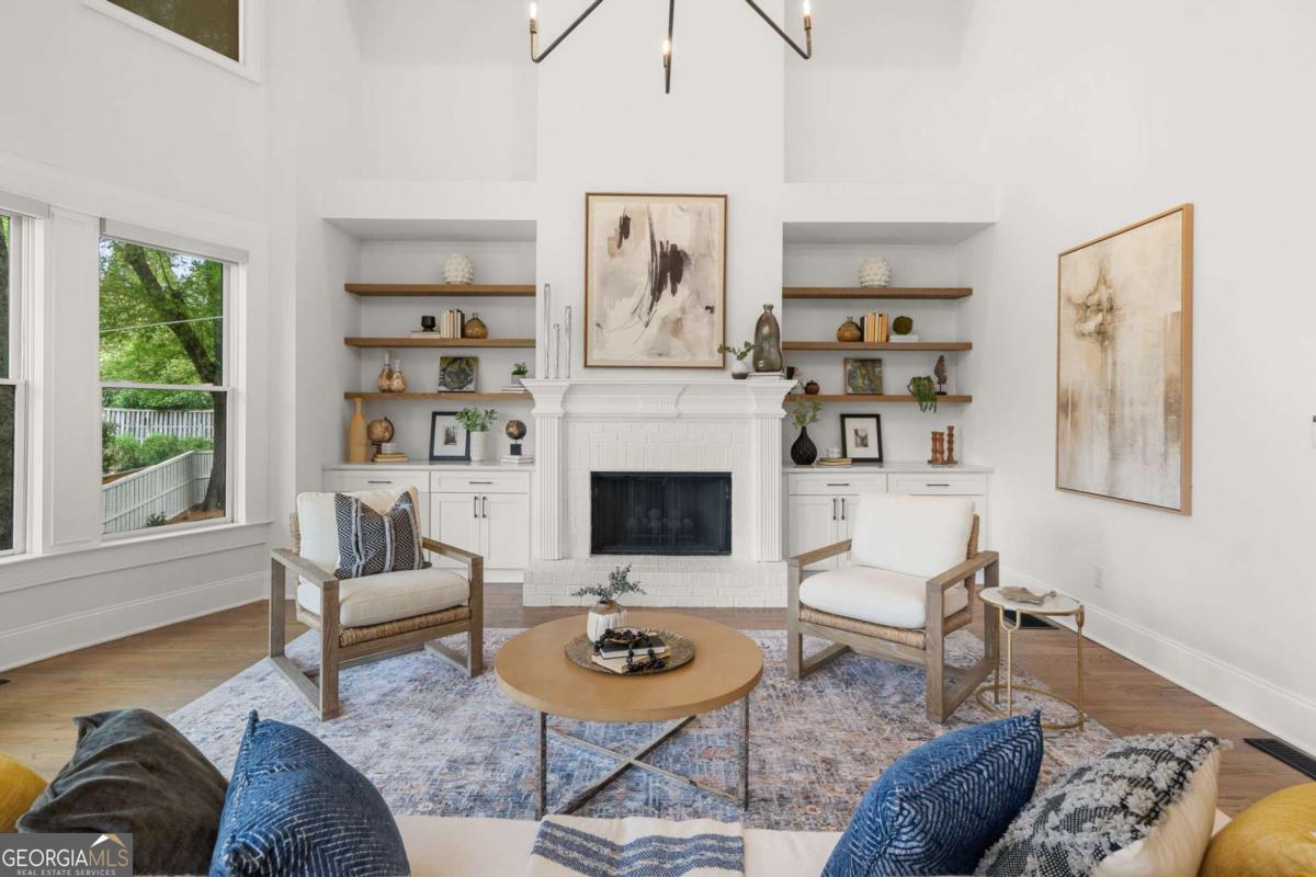 1210 Pine Grove AVE NE