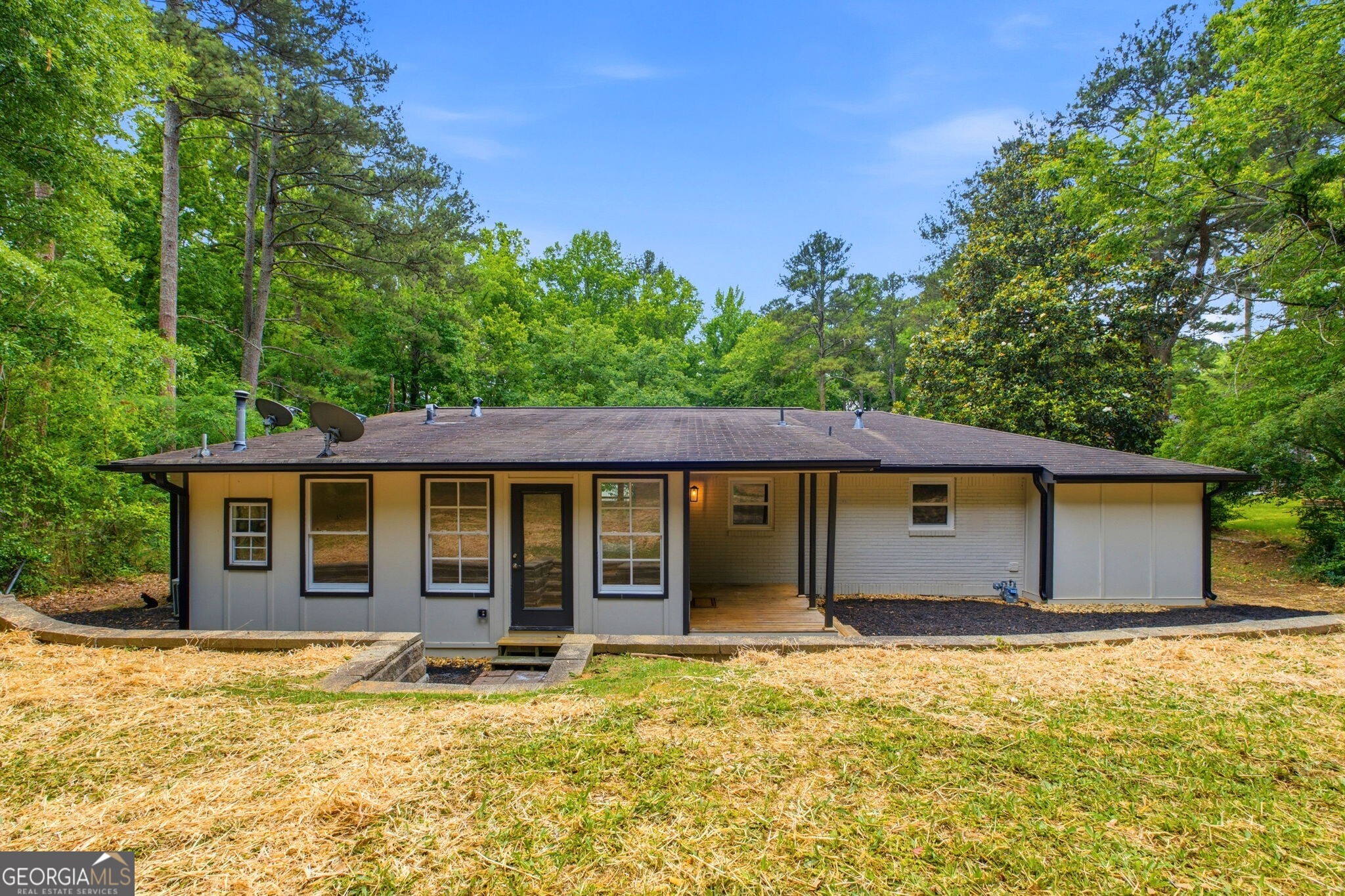 4200 Pinetree DR