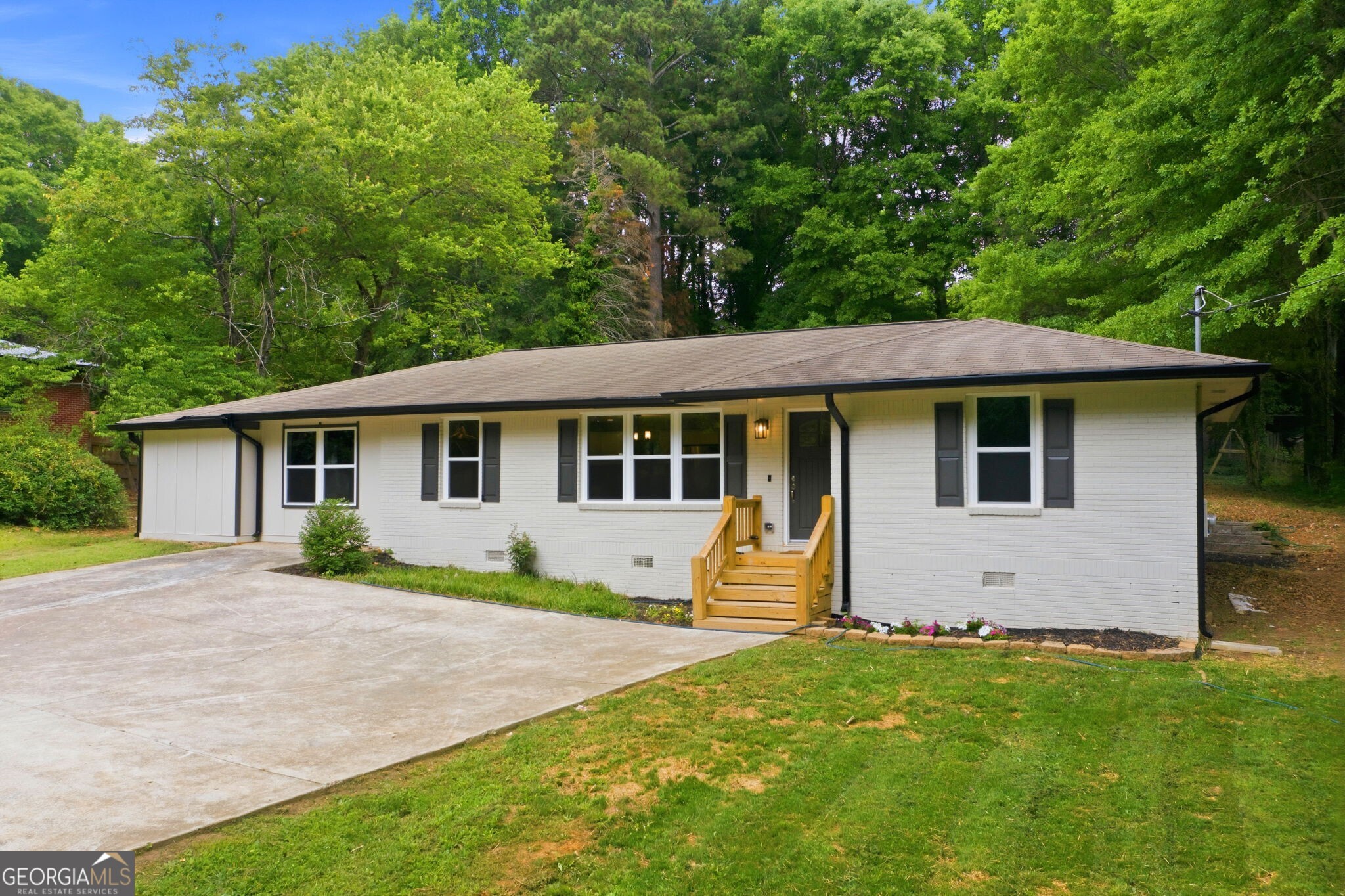 4200 Pinetree DR