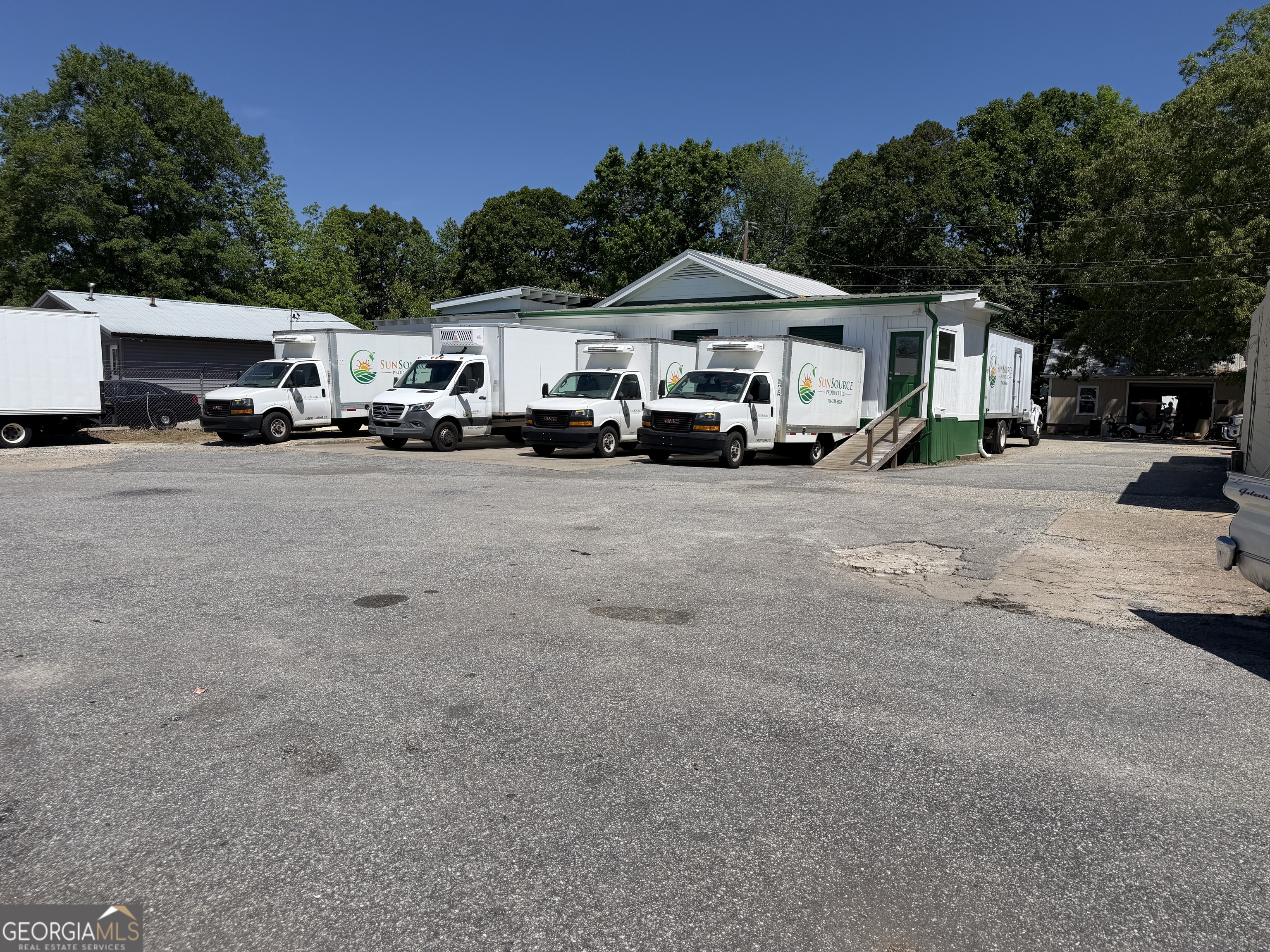 1210, 1220, 1230 Atlanta Hwy.