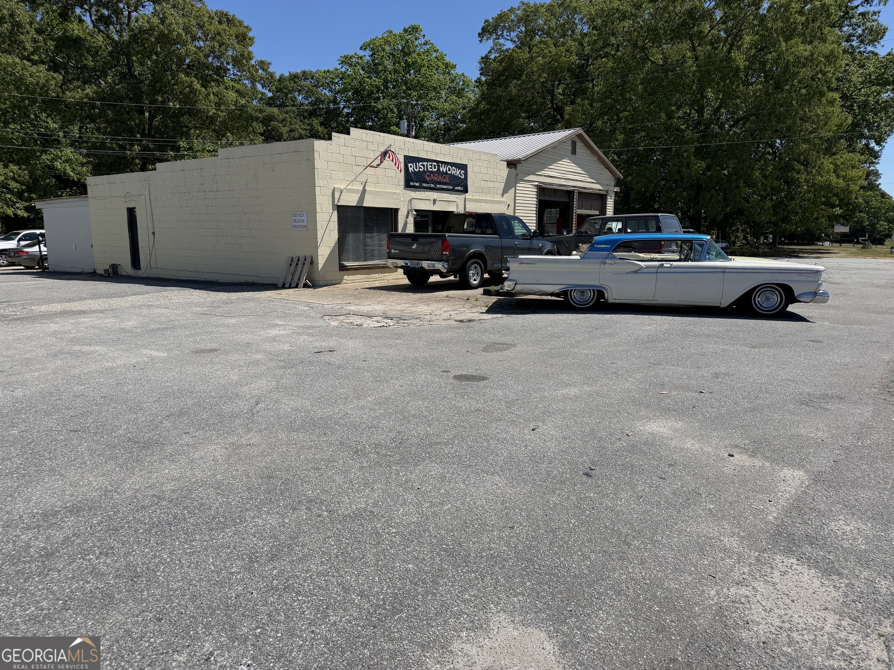 1210, 1220, 1230 Atlanta Hwy.