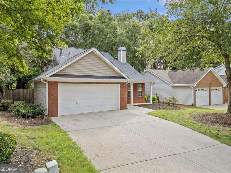 172 Stoneforest DR