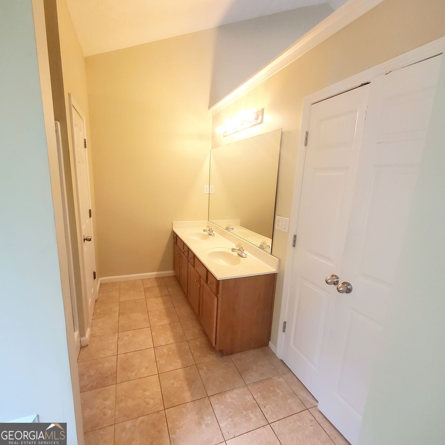 Buford, Georgia 30519, United States, 4 Bedrooms Bedrooms, ,3 BathroomsBathrooms,Residential,Active,188599