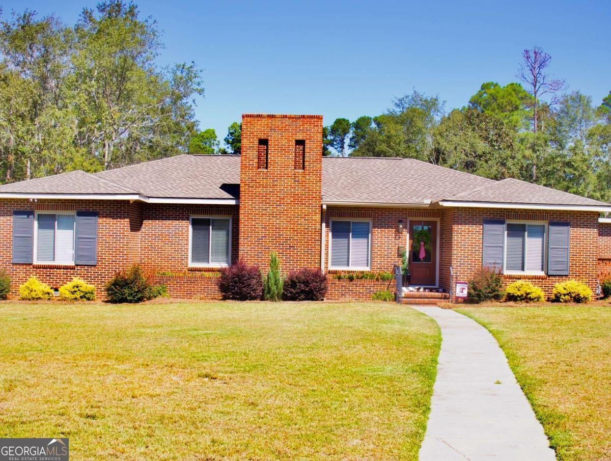 Don't miss this opportunity in Lyons, Ga. Almost 2500sf in this 3 bed 2 bath. 3 yr old roof, new gas instant water heater. A/C replaced in September 2024 including duct work. Newer fencing around the property. Fantastic screened in porch. Great layout with family room, living room, and dining room. Large corner lot. Refinished original hardwoods. Newer appliances within the last 3 yrs. Call Pat Mitchell 912-585-3139 or Jacob Mitchell 912-245-4897