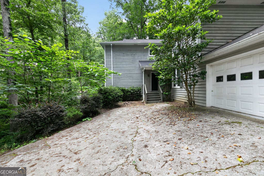 Photo of 7127 Riverside Drive, Atlanta, GA 30328 (MLS # 10782169)