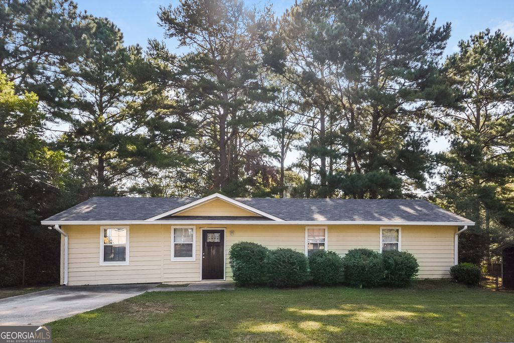Photo of 619 Lakeridge Circle SE, Conyers, GA 30094 (MLS # 10693545)